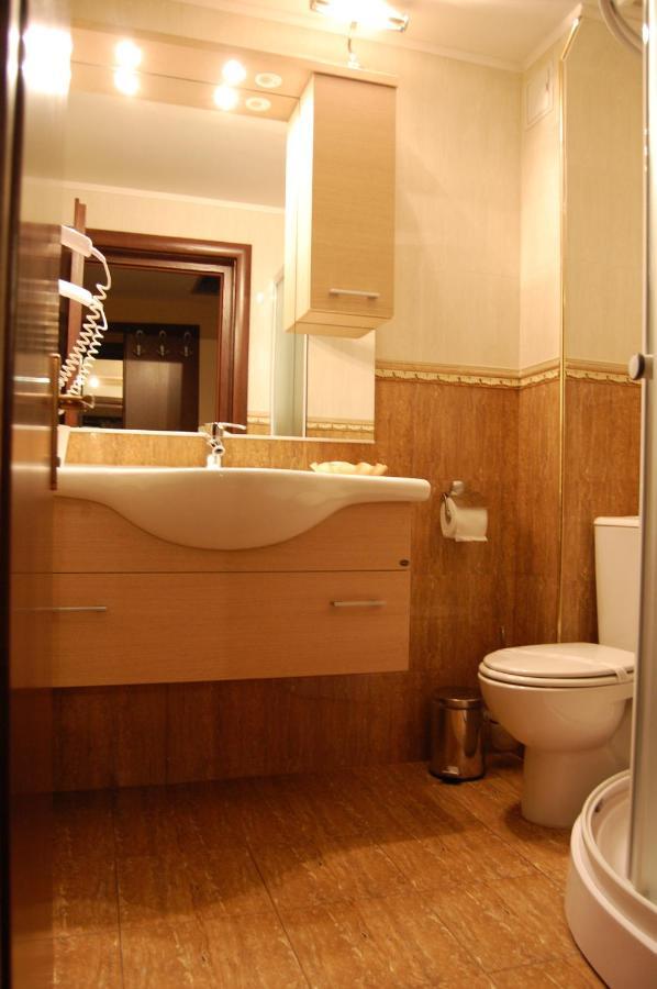 Hotel Esprit Braşov Quarto foto